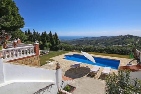 Bonita casa con vista al mar y piscina privada AX-15F - 1