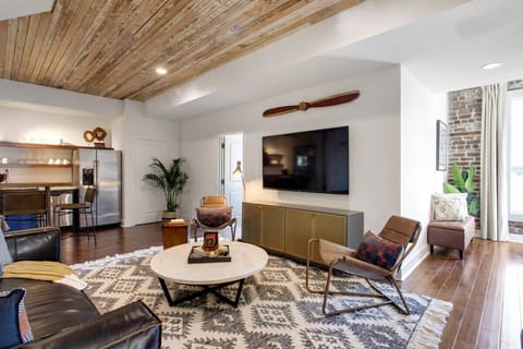 1st Unit Living Area