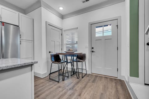 “Very great experience staying here. Awesome location, very clean, and spacious.” - Zachary ’23