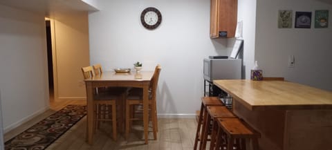 dinner table for 4 people