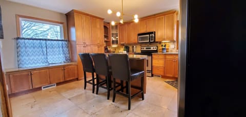 Another view of the kitchen!