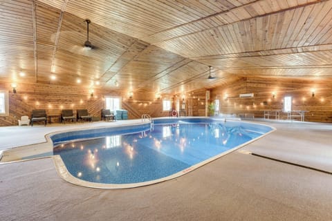 Bridgman Vacation Rental | 4BR | 3.5BA | 2,500 Sq Ft