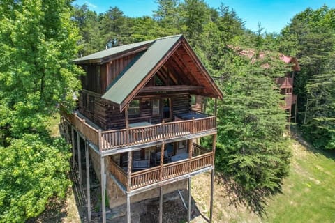 Perfectly nestled among the trees, this cabin offers serene woodland surroundings and breathtaking views