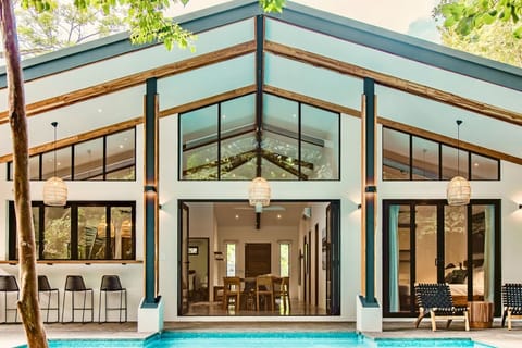 Casa Milo de Nosara, a jungle oasis, minutes walk from the beach
