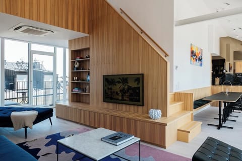 Living Room / Dining Table