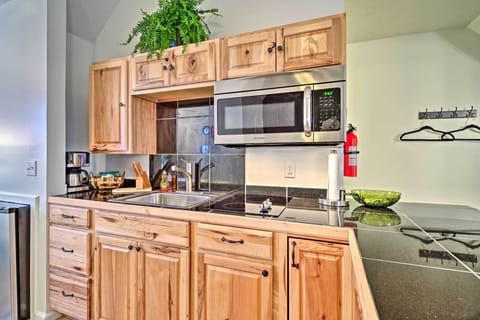 Well-Equipped Kitchenette