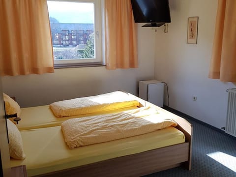 No. 5 double room with balcony, shower and WC - Privatpension Hedi Apartment in Carinthia, Austria