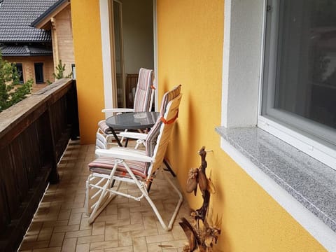 No. 5 double room with balcony, shower and WC - Privatpension Hedi Apartment in Carinthia, Austria