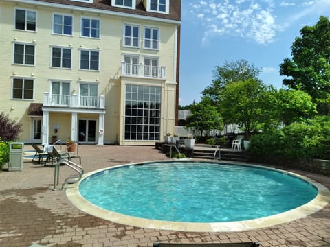 Pool Area with two smaller hot tubs