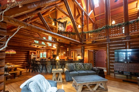 Main Level Cozy Great Room for relaxing. Firewood is the best!!