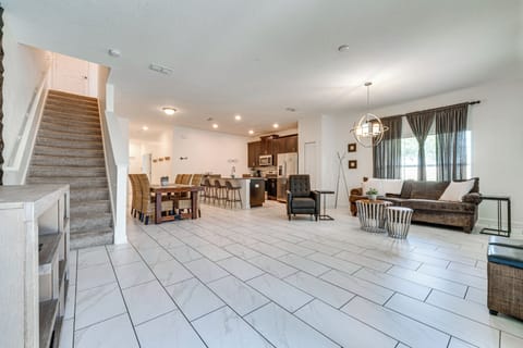 Interior | Open Floor Plan | Air Conditioning | Central Heating | Free WiFi