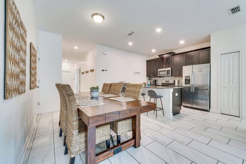 Dining Area | 1st Floor | Dishware/Flatware Provided