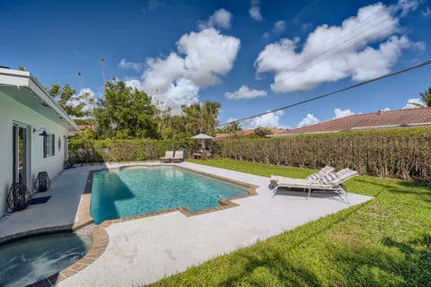 The hot tub is perfect for Winter evenings and relaxing by the pool.