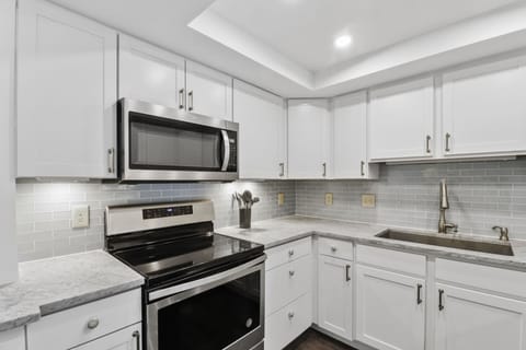 Kitchen | 1809 Bluff Villas - Kitchen | 1809 Bluff Villas