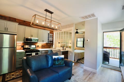 Welcome to the LOFT, AC, Screen Porch, bathroom, full kitchen, waterviews!