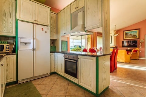 The kitchen offers all the necassary amenities for your comfortable stay!