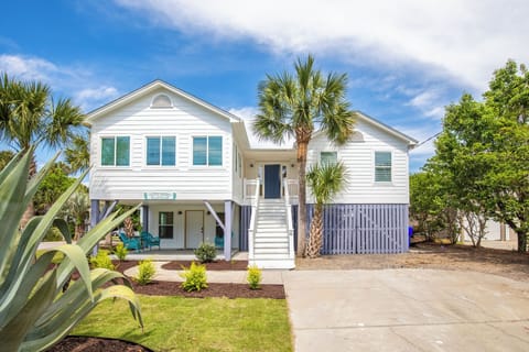 Coastal charm awaits at Sandy Cheeks