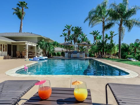 Salt water, private pool! 