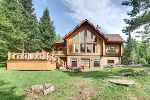 E2 -  La tranquilité d'un chalet et en nature / The tranquility of a chalet surrounded by nature