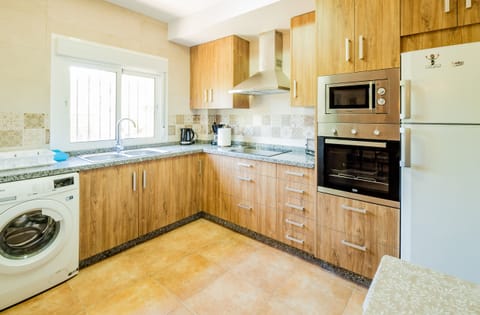 Enjoy the kitchen of this rural house in Alhaurín el Grande