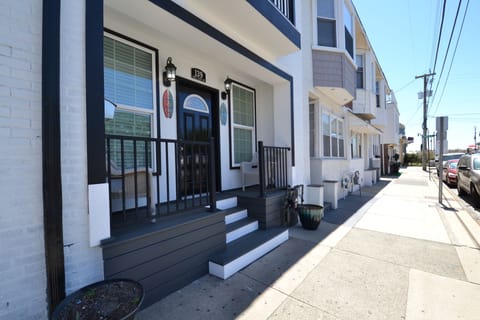 Welcome to your home away from home! Come relax and recharge in style!