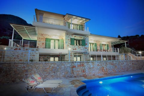 Pool - Villa Galini on the left and villa Avra on the right