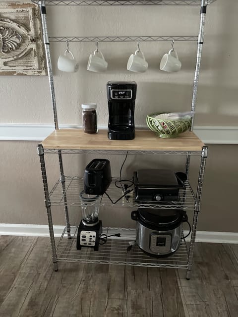 Coffee and appliance station ... Kerig and drip coffee