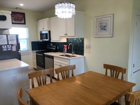Kitchen/ Dinning