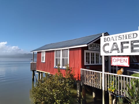 The iconic Boatshed cafe