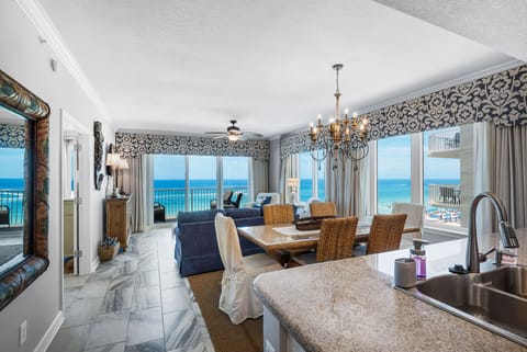 Grandview East 405 - Windows all around