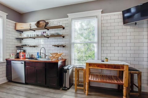 Gourmet Kitchen with high end appliances. 