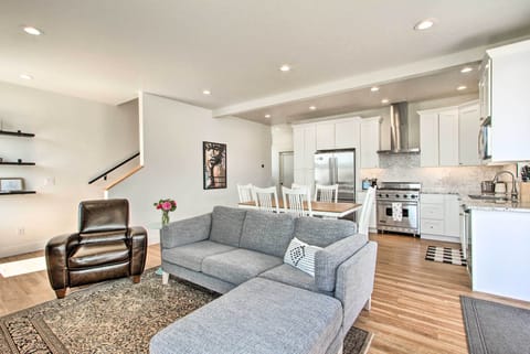 Living Room | Free WiFi