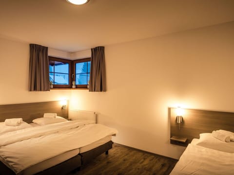 Furniture, Property, Building, Comfort, Light, Window, Wood, Bed, Textile, Pillow