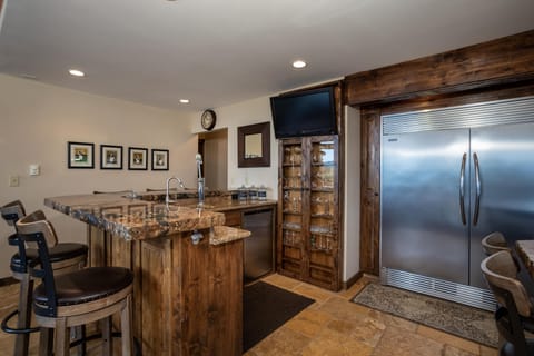 Make yourself a drink | Main Level