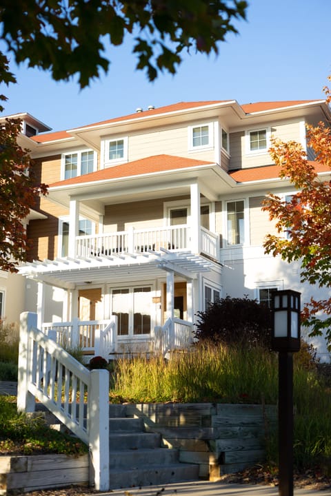 Front of Condo with entrance.