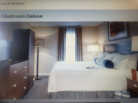 King bed master with ensuite bath