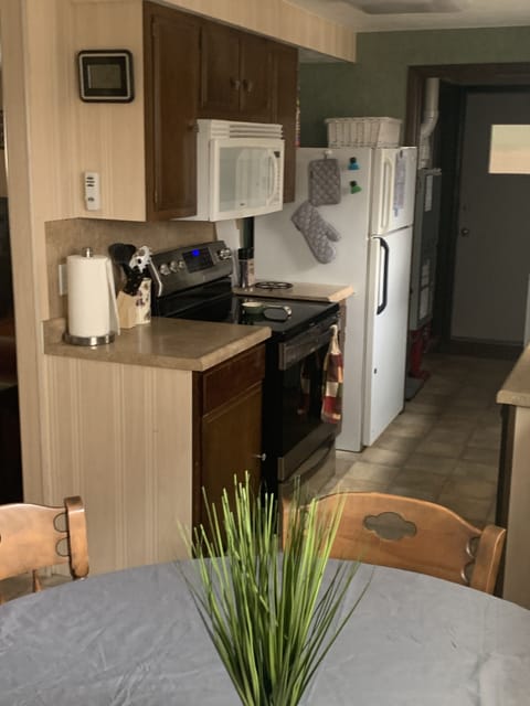 Kitchen
- Plates & Utensil’s 
- Microwave
- Dishwasher

         