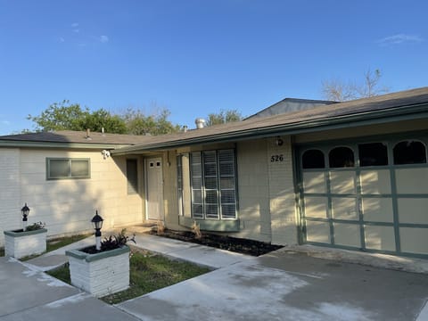 "LARGER PIECE OF HEAVEN", Come and relax in this beautiful home.