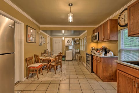 Kitchen | Fully Equipped w/ Cooking Basics