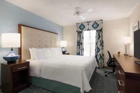 2 Queen Beds or 1 King Size Bed. Exact unit will be assigned upon arrival