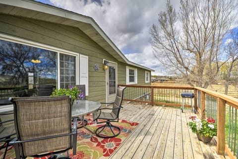 Cody Vacation Rental | 5BR | 3BA | 2,300 Sq Ft | 2 Stories | Steps Required