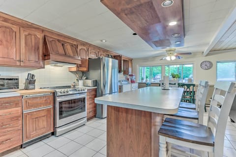 Fully Equipped Kitchen | Stainless Steel Appliances
