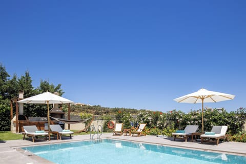 Dive into luxury with a 40m² swimming pool.