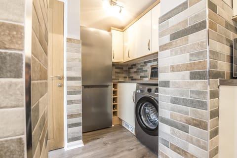 Mayfield House - 4 Bedroom House - Tenby (3825)