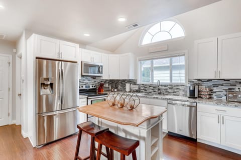 Remodeled Kitchen with stainless steel appliances and cookware for your stay