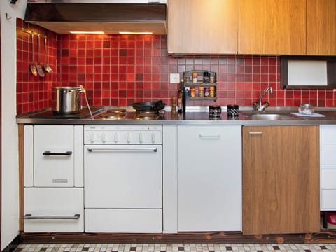 Kitchen Appliance, Kitchen, Countertop, Major Appliance, Kitchen Sink, Cabinetry, Home Appliance, Plumbing Fixture, Sink, Interior Design