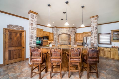Fully stocked kitchen. Double ovens and all the essentials for a large group.