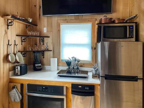 Alpine looking into kitchen