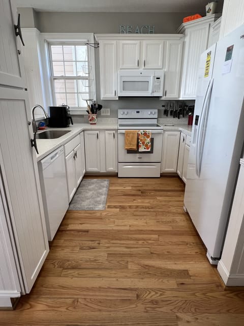 1st floor - Fully-stocked kitchen. Coffee pot, Keurig, crock pots, & air fryer.