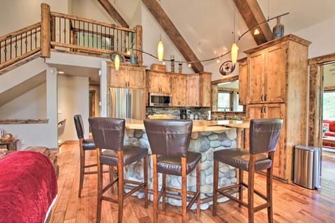 Kitchen | Main Floor